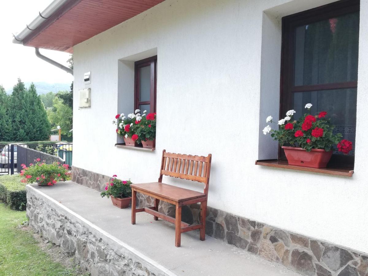 Kemences Vendeghaz Hotell Mikohaza Exteriör bild