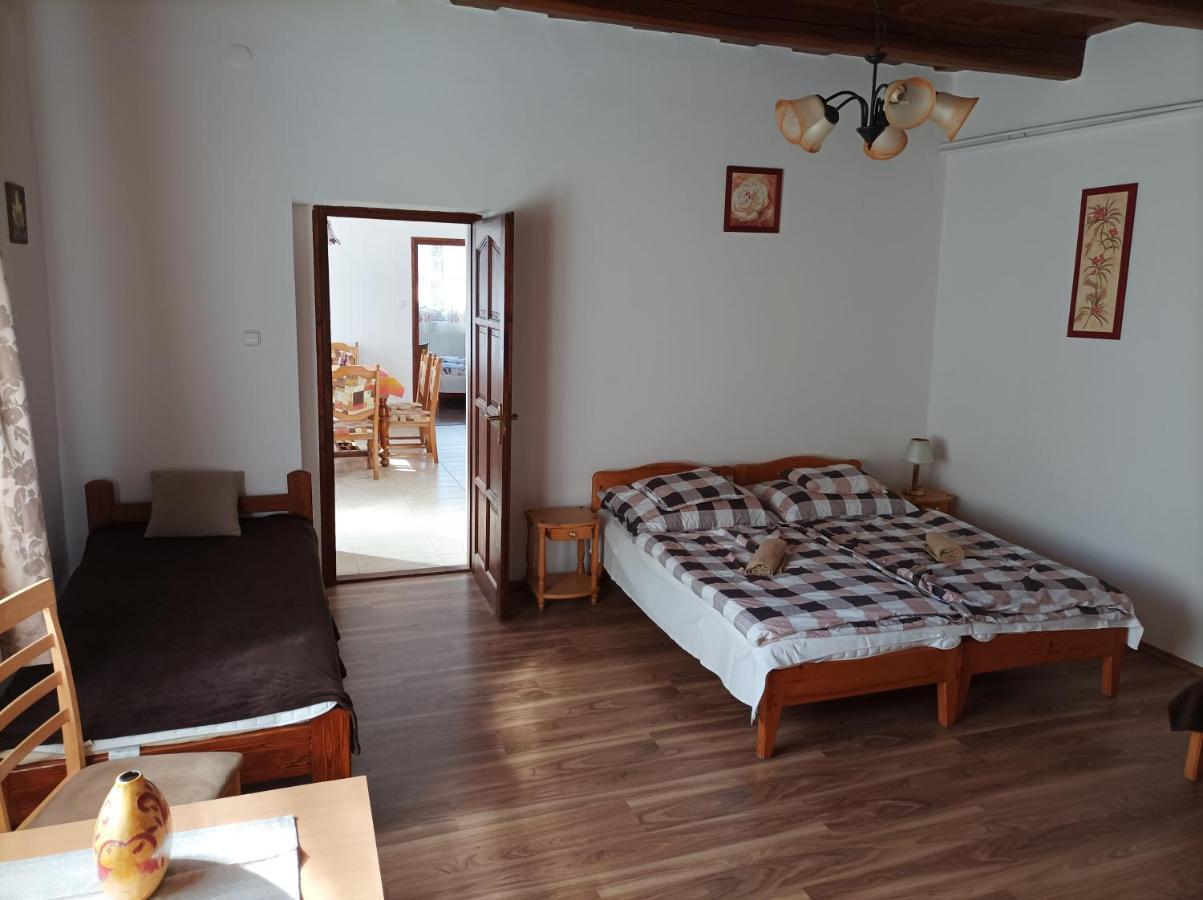 Kemences Vendeghaz Hotell Mikohaza Exteriör bild