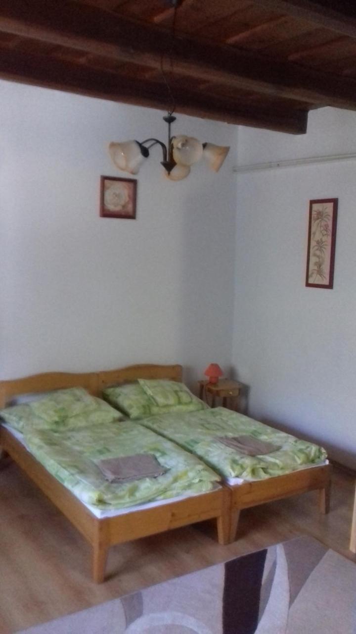 Kemences Vendeghaz Hotell Mikohaza Exteriör bild